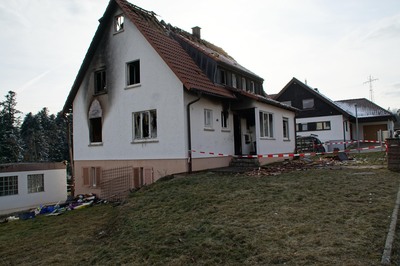 Bad Liebenzell: Mann bei Gebaeudebrand tot aufgefunden